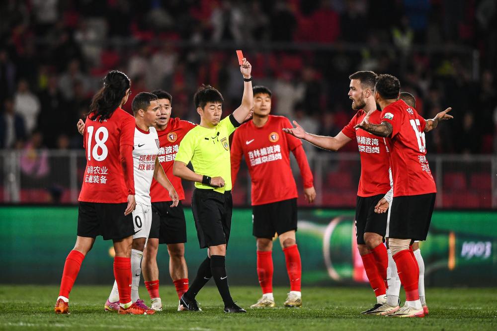 勒夫执教下德国足球战术演变与世界杯辉煌之路解析